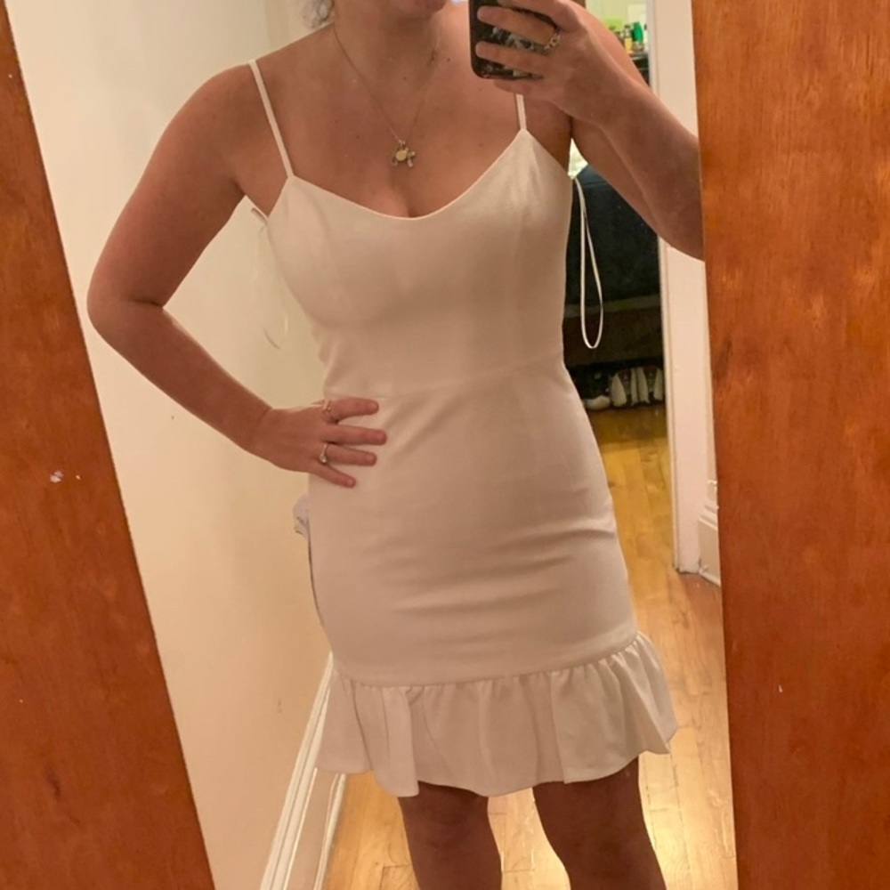 BRIDAL- Dress the Population White Ruffle Dress Size: M